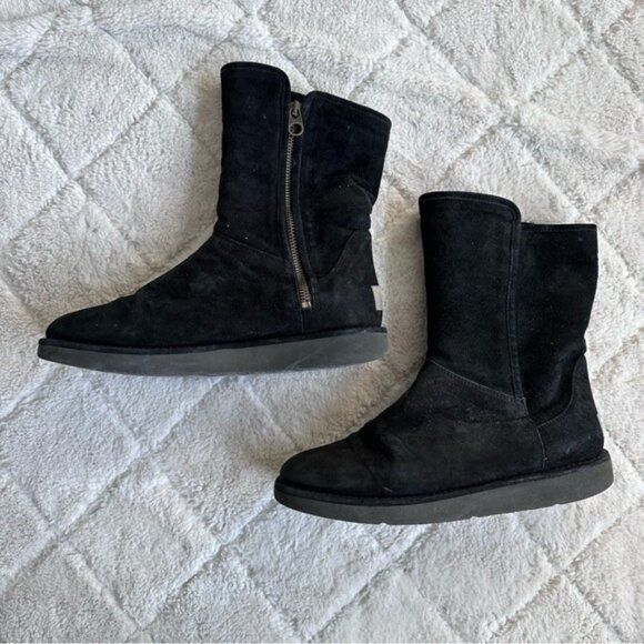 Ugg | Black 1009250 Abree Short Boots | Size 8 - Picture 3 of 13